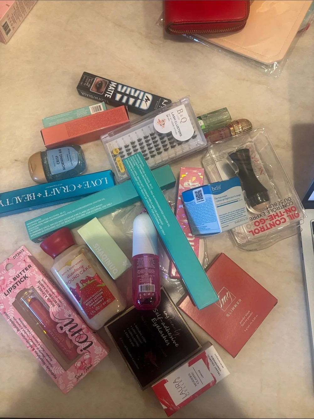 Random make up item